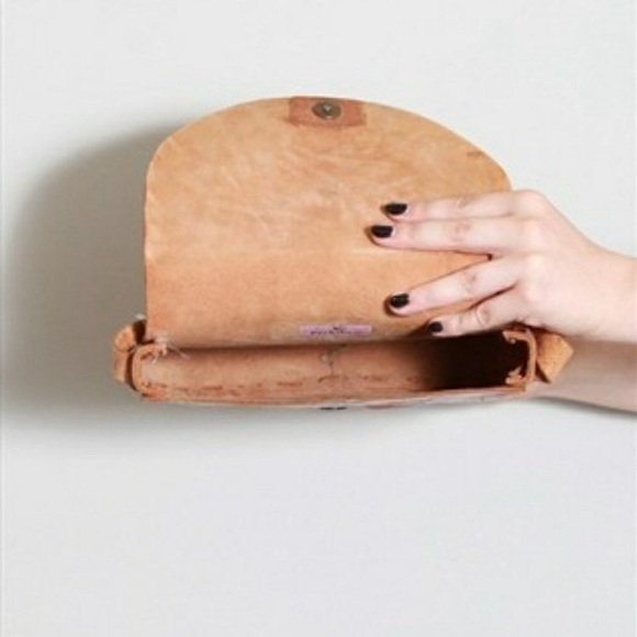 Vintage 70’s distressed boho leather bag - Picture 2 of 3